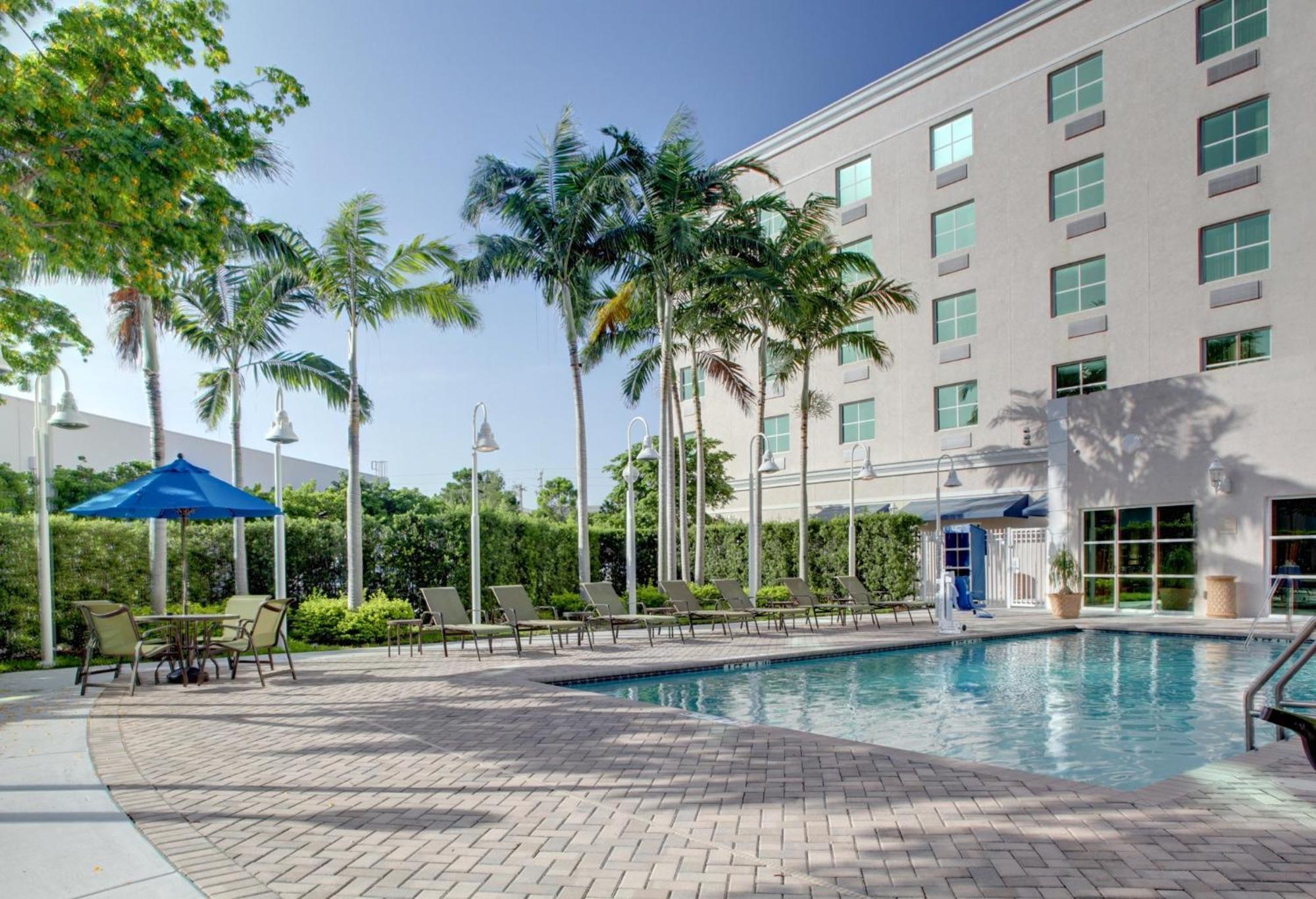 Holiday Inn Express & Suites Miami Kendall, An Ihg Hotel Zewnętrze zdjęcie