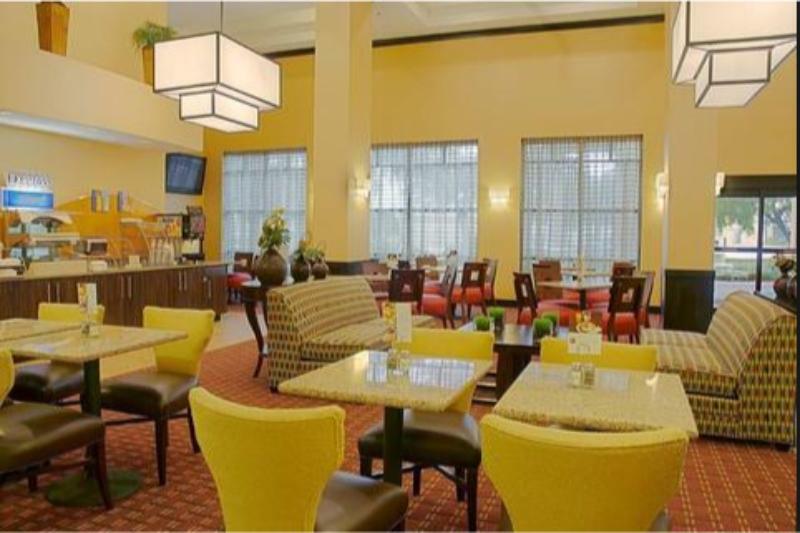 Holiday Inn Express & Suites Miami Kendall By Ihg Country Walk Zewnętrze zdjęcie